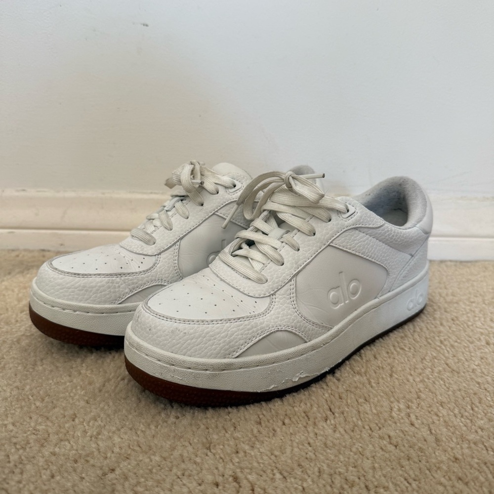 ALO Yoga Women's White Leather Low-Top Sneakers with Brown Outsole